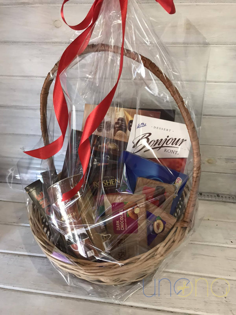 Passionate Dark Chocolate Basket | Ukraine Gift Delivery.