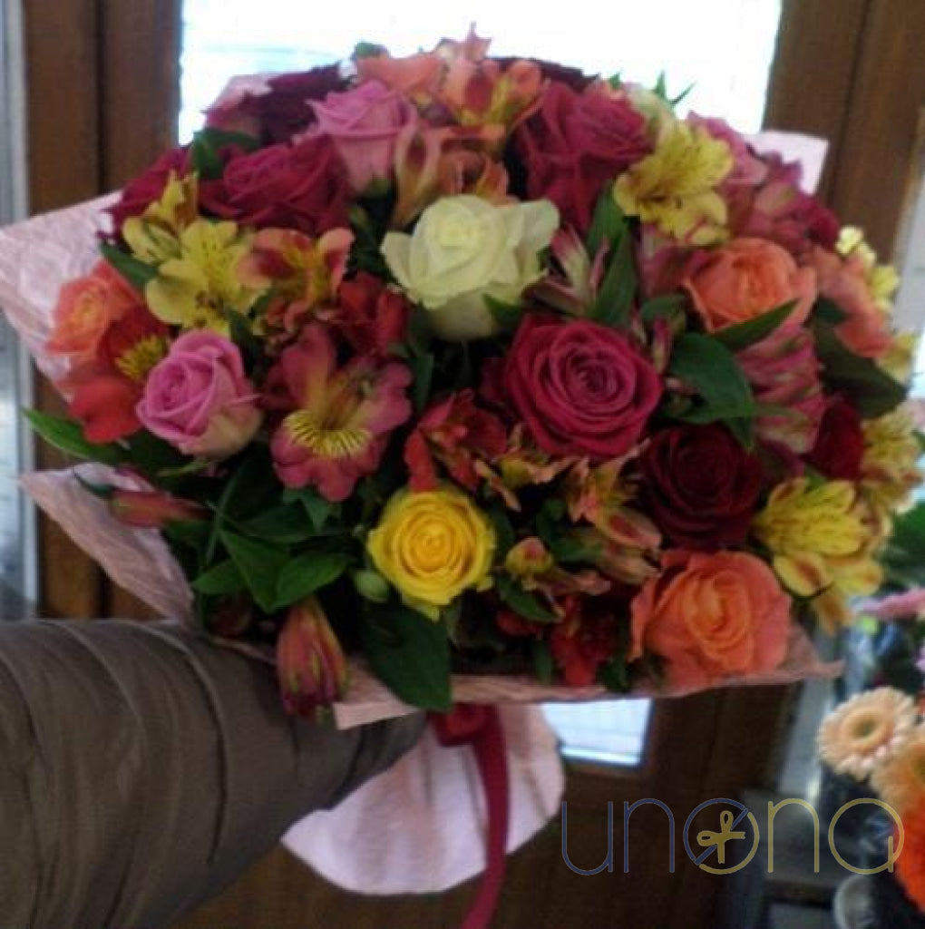 Send colorful spray roses bouquet to Ukrainian woman