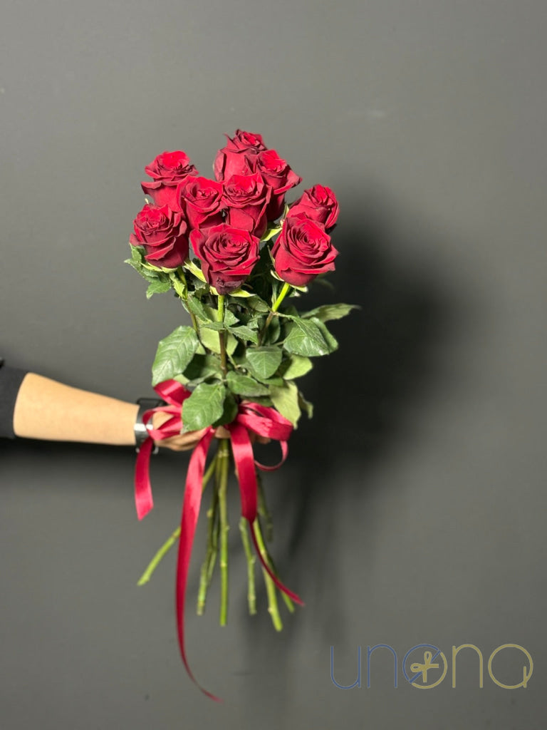 Romantic bouquet of 9 red roses for delivery in Ukraine