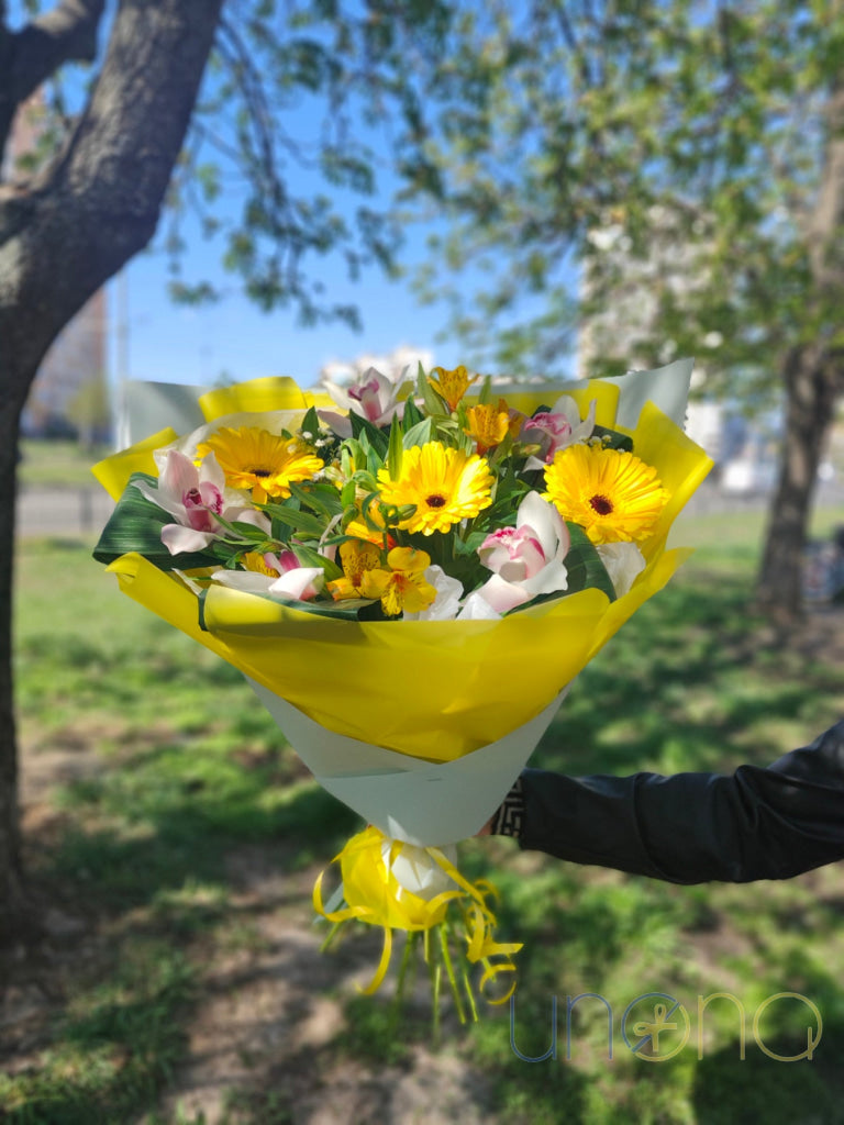 Spring Smile Bouquet By Holidays