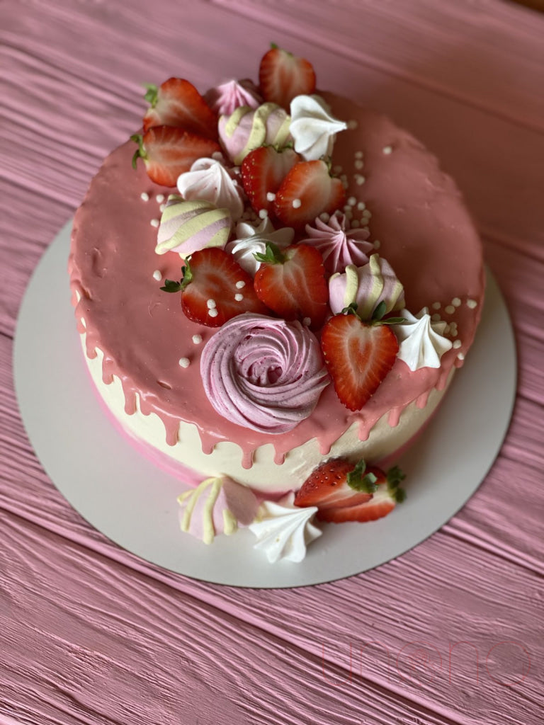 Strawberry Cake | Ukraine Gift Delivery.