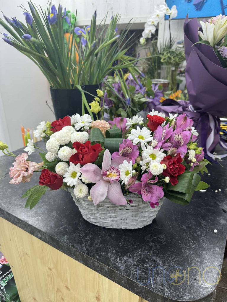 Send roses and orchids bouquet to Ukraine – Tender Surprise arrangement