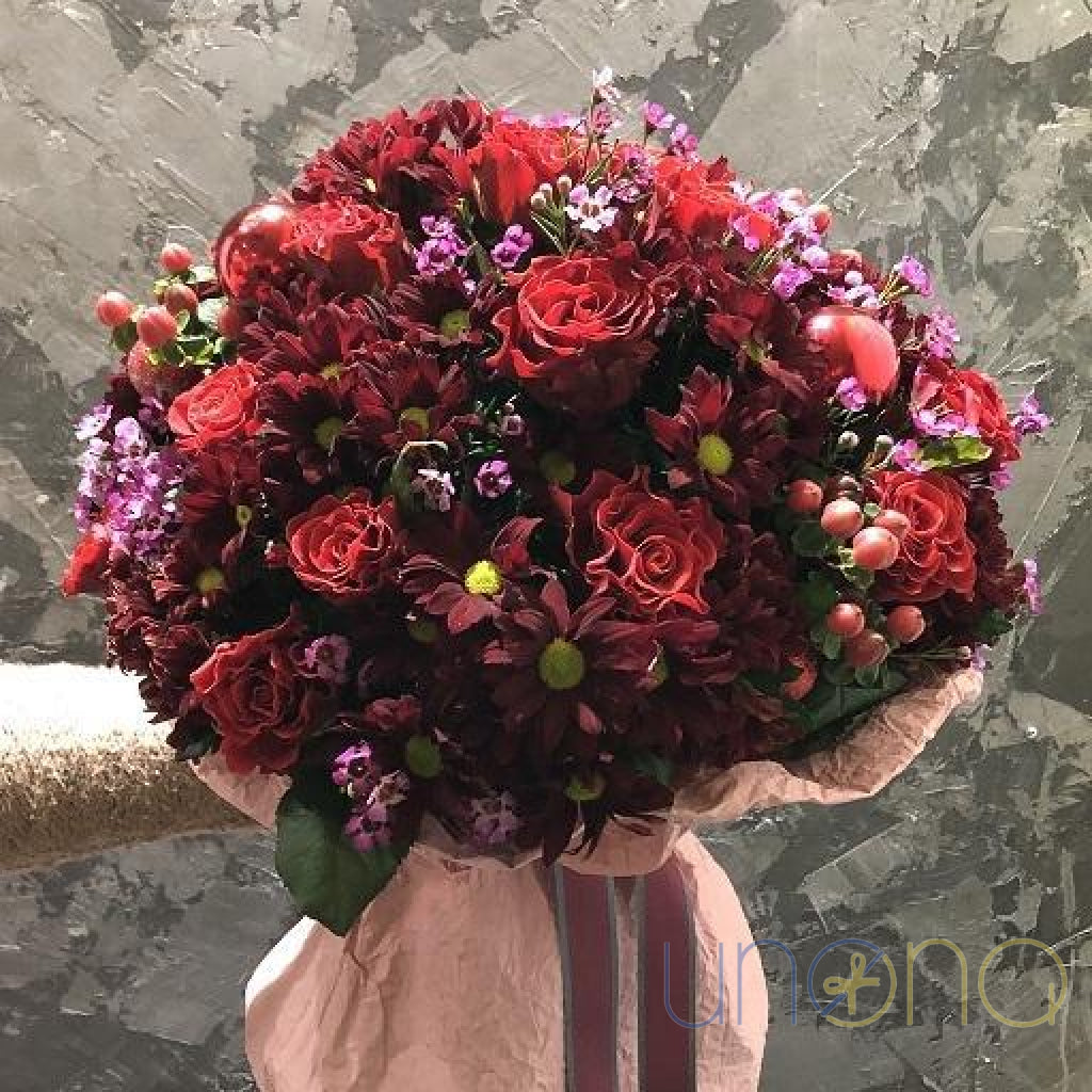 Vivid Red Christmas Bouquet | Ukraine Gift Delivery.